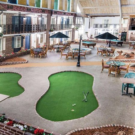 Howard Johnson By Wyndham Burlington Ngoại thất bức ảnh