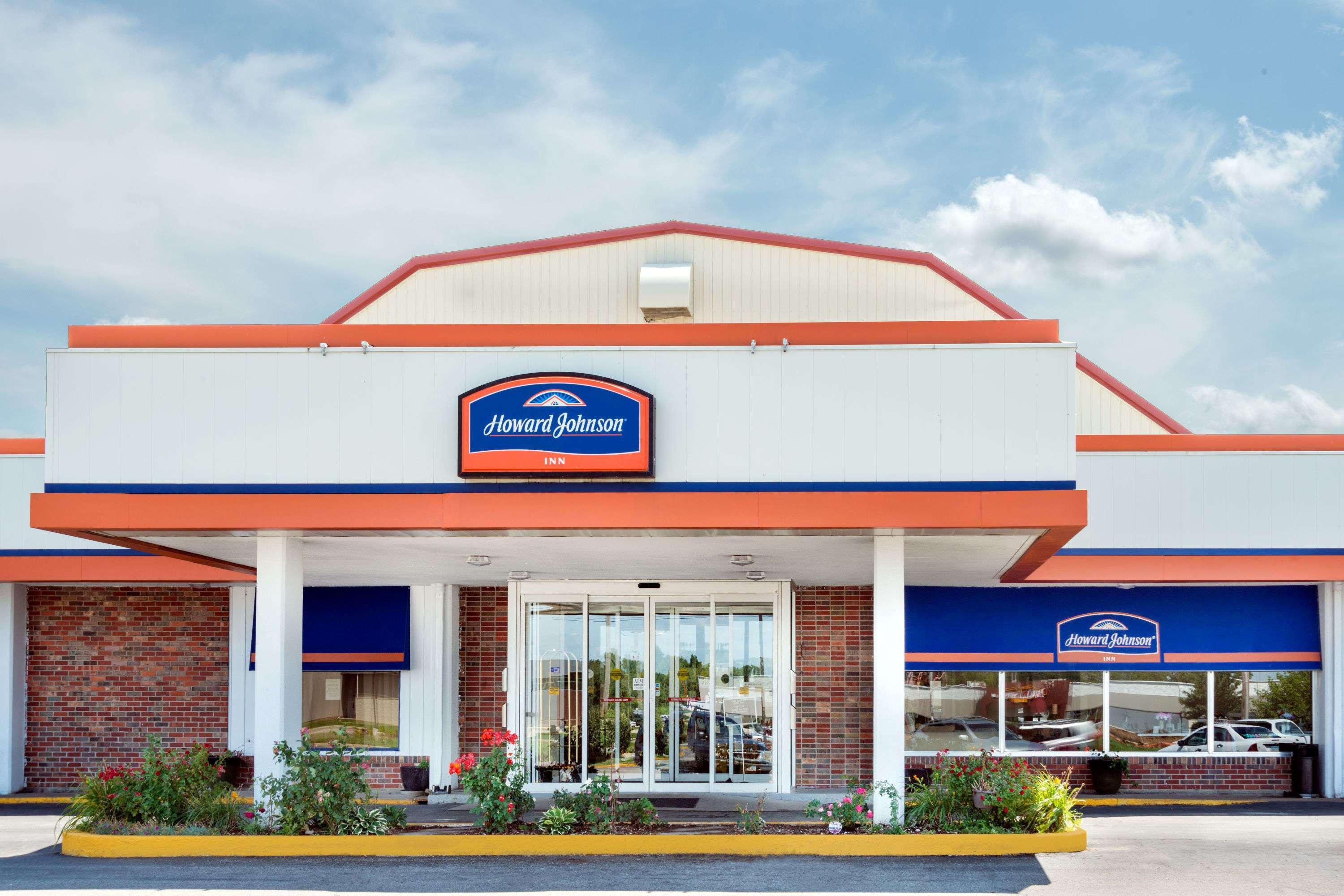 Howard Johnson By Wyndham Burlington Ngoại thất bức ảnh
