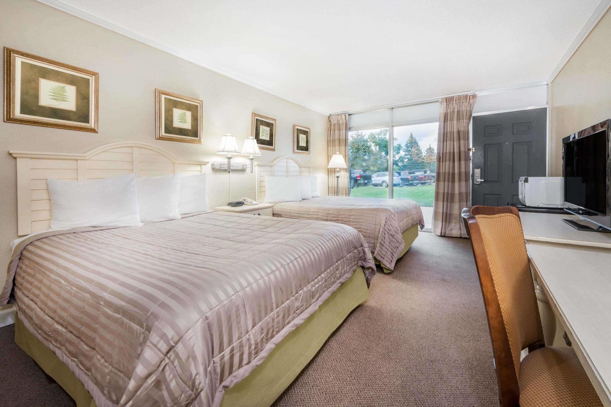 Howard Johnson By Wyndham Burlington Ngoại thất bức ảnh